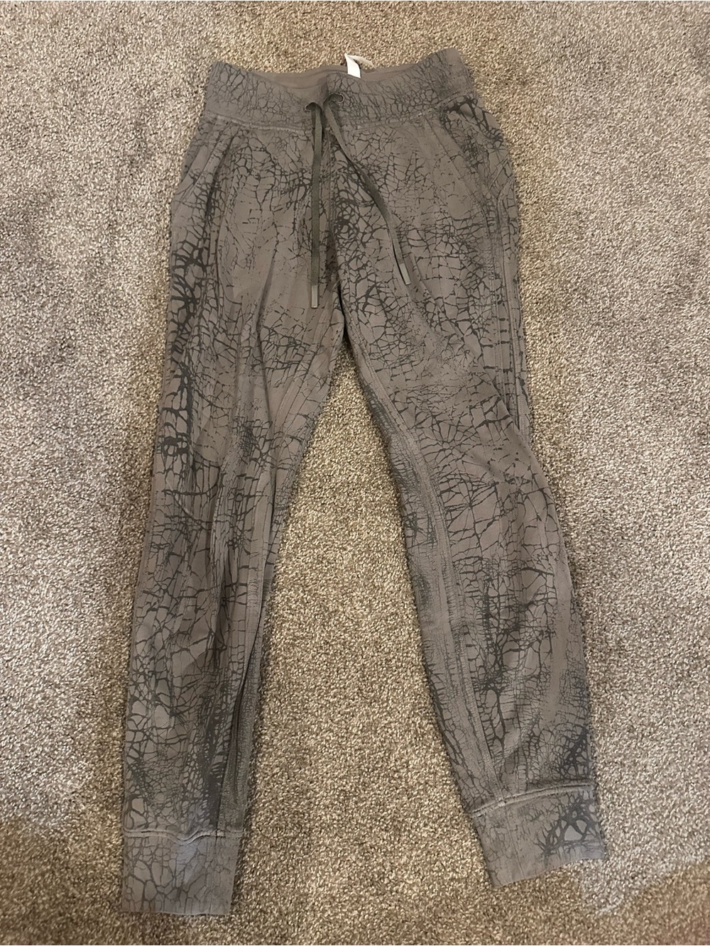 lululemon athletica Taupe Gray Crackle Print Joggers